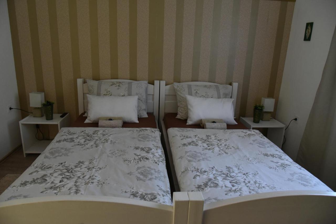 Rooms Bobic Licko Petrovo Selo Extérieur photo
